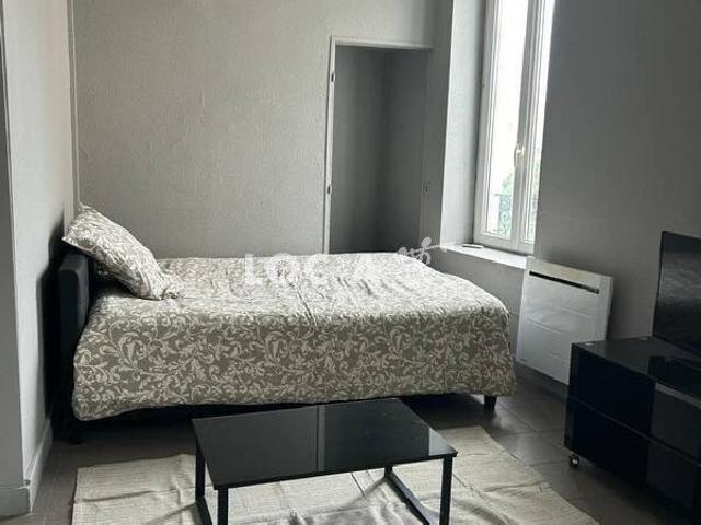 Location Studio 24 m² à Saint Fons 595 ¤ CC /mois