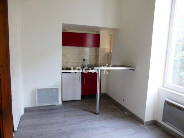 Location Studio 25 m² à Écully 590 ¤ CC /mois