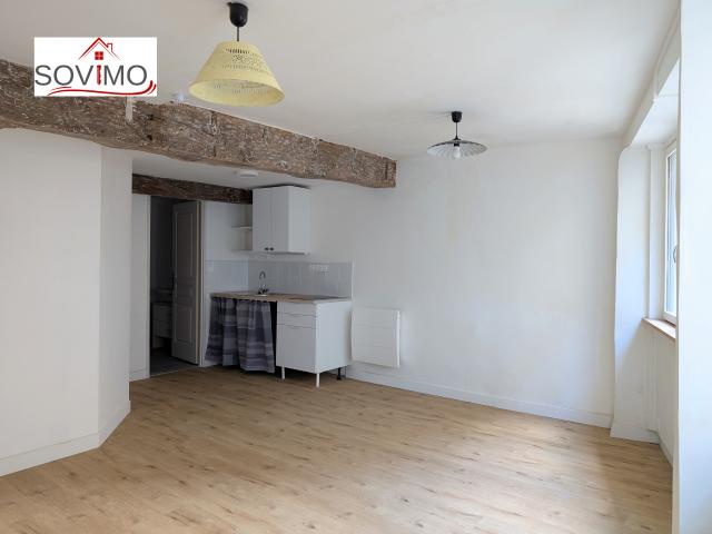 Location studio Confolens 1 pièce 26.7m² 340€