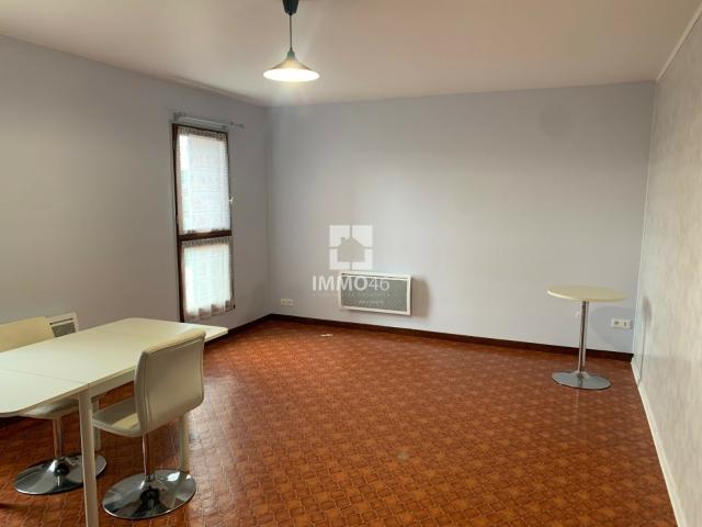 Location studio Cahors 46000, 34m², 1 pièces. STU ANG MER