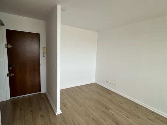 Location studio Massy 1 pièce 28.6m² 680€