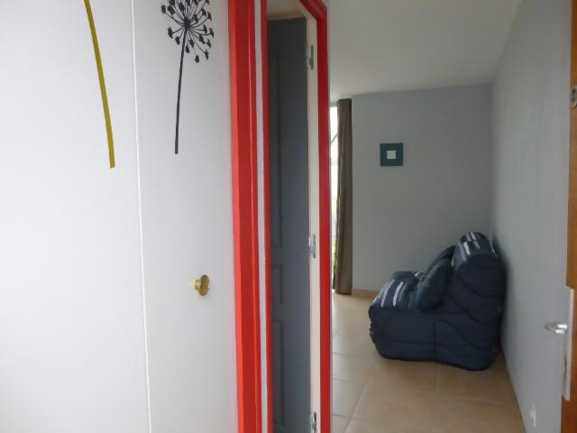 Location: studio meublé à l'année à Granville