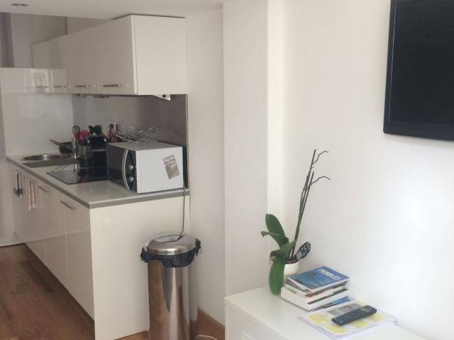 Location studio meublé angle Gambetta rue de France