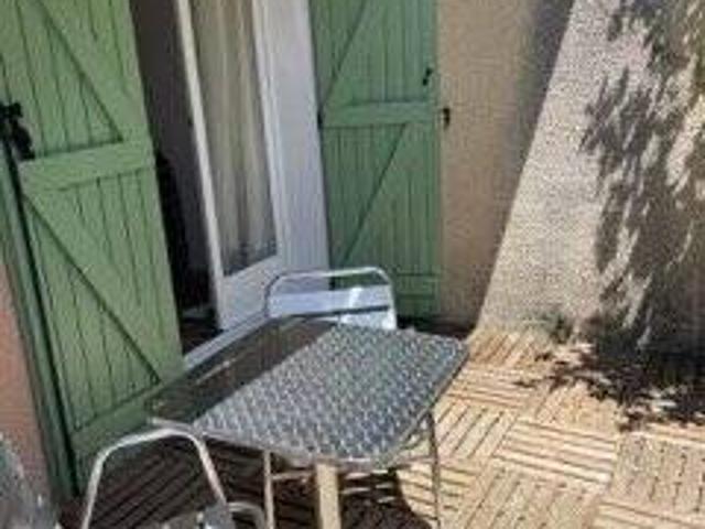 location studio meublé les hauts de Nîmes