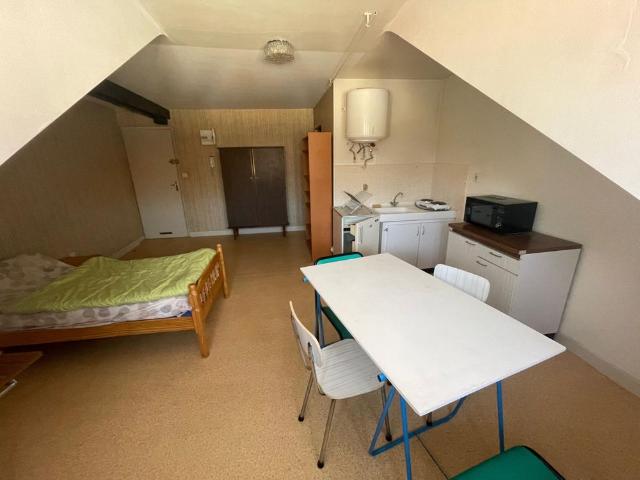 LOCATION STUDIO MEUBLÉ QUARTIER SAINTE ANNE