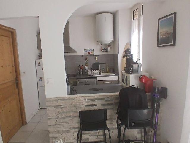 location studio meublée en plein cœur du village des Caillols