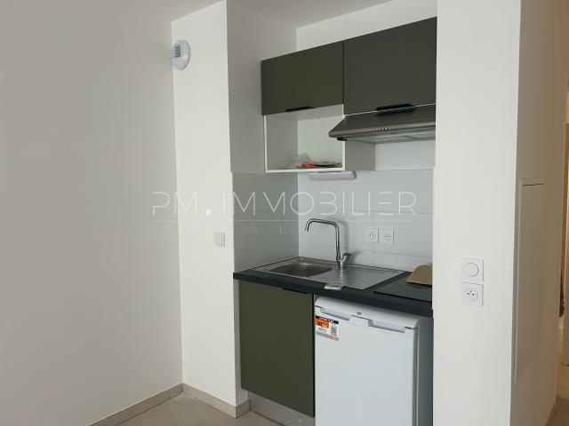 Location STUDIO NEUF 13010