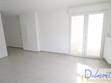 LOCATION STUDIO NEUF AVEC PARKING