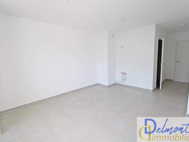 LOCATION STUDIO NEUF AVEC TERRASSE ET PARKING