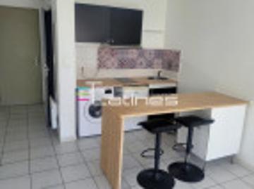 Location studio Nimes, 24m² 1 pièce 460€ Gard