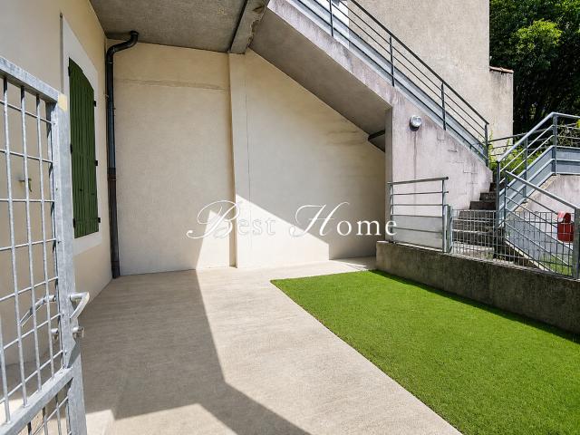 Location studio Nîmes / quartier Croix de Fer et la Route d'Uzès, avec terrasse + jardinet Nîmes 30000