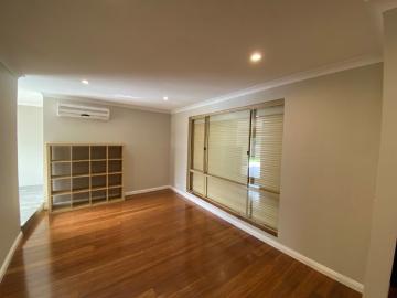LOCATION, STYLE AND BEAUTIFULLY PRESENTED