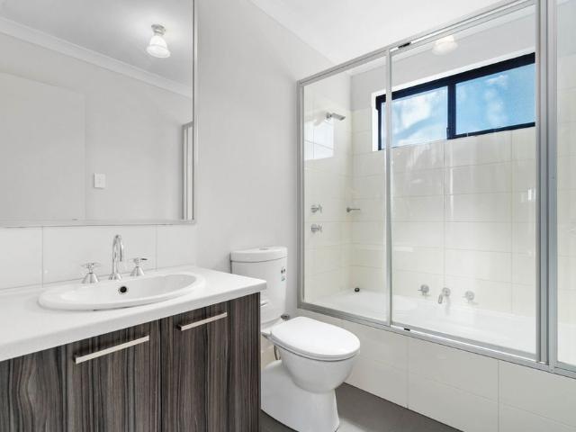 LOCATION/CONVENIENCE/LOCK&LEAVE