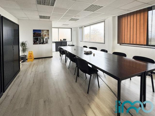 Locaux Commerciaux 470m² Luc la Primaube