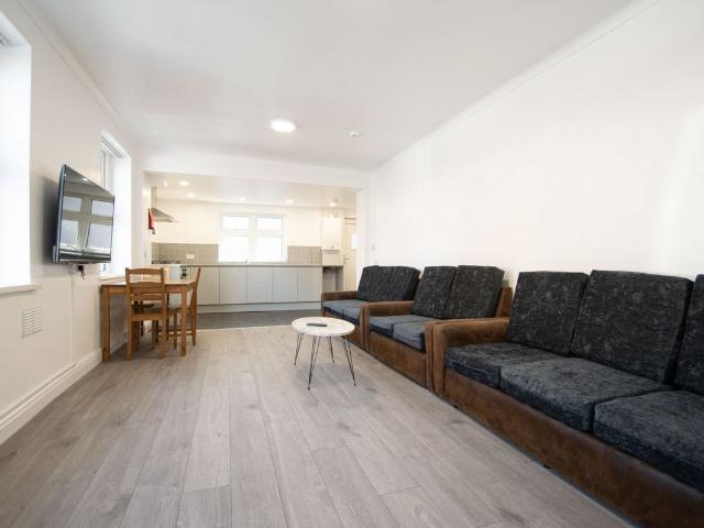 Lochaber Street, Cathays CF24, 7 bed terraced house to rent, £3,500 pcm | PrimeLocation