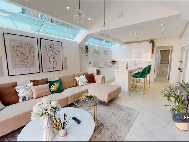 Lochaline St, London, W6 1 bed in a house share to rent £1,500 pcm £346 pw