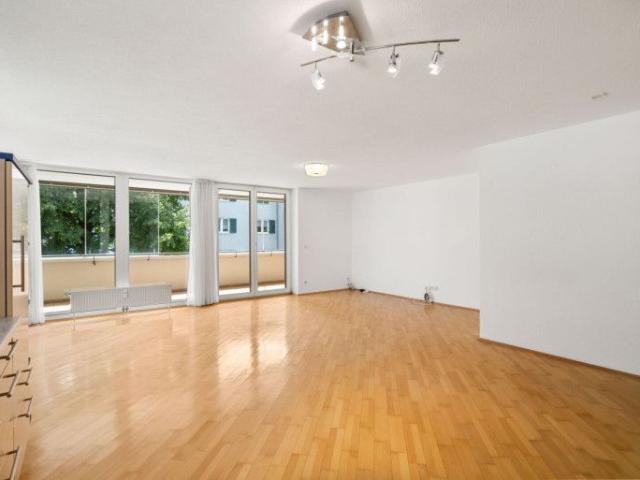 Lochau: Große 3 Zimmer Wohnung mit Loggia, Aufzug und Tiefgarage in Seenähe!