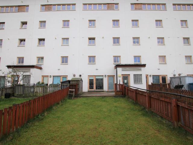 Lochburn Gardens, Glasgow G20, 4 bed terraced house to rent, £1,295 pcm | PrimeLocation