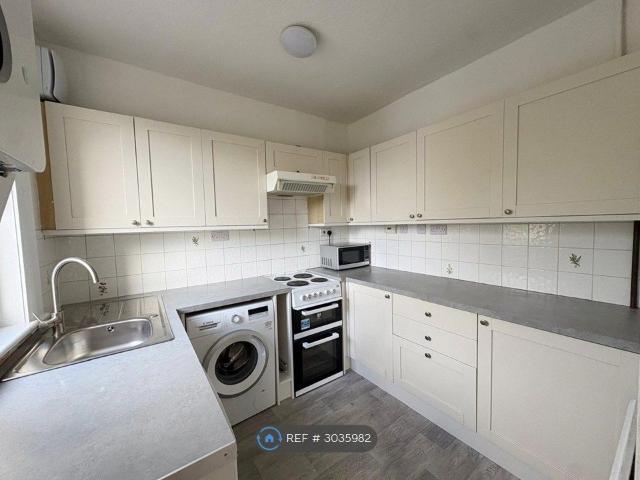 Lochend Park, Edinburgh EH7, 2 bed flat to rent, £1,350 pcm | PrimeLocation