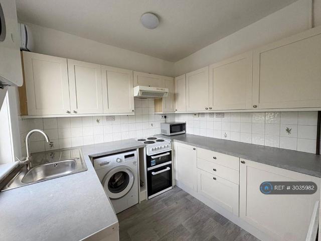 Lochend Park, Edinburgh, EH7 2 bed flat to rent £1,350 pcm £312 pw
