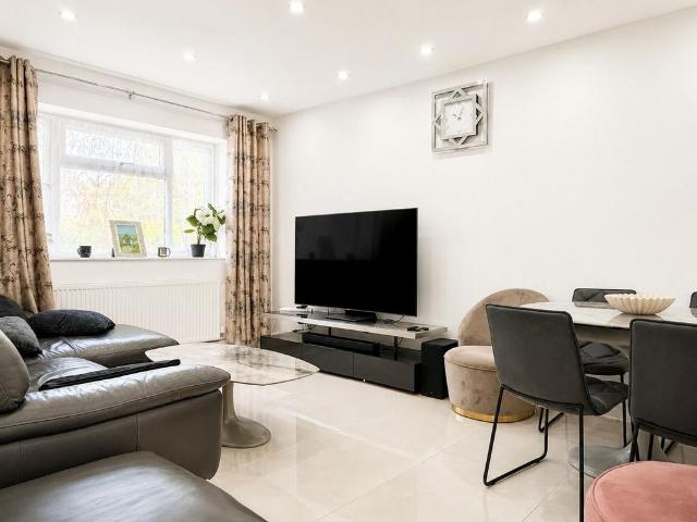 Lochinvar Street, London SW12 1 bed flat to rent £1,950 pcm £450 pw