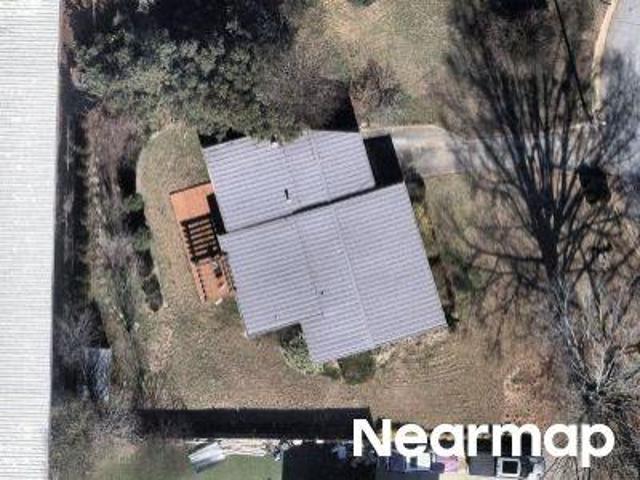 Lochlomand Ln SE