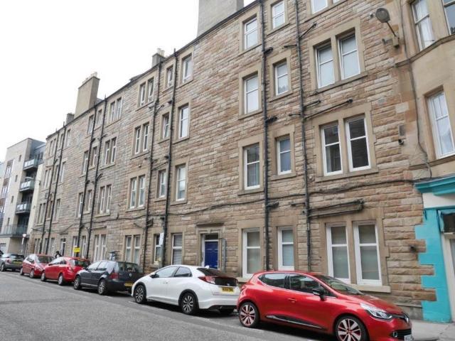 Lochrin Place, Edinburgh, 1 bed flat to rent £995 pcm £230 pw