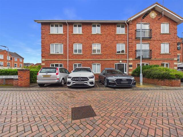 Lock Keepers Court, Victoria Dock HU9, 2 bed flat to rent, £720 pcm | PrimeLocation
