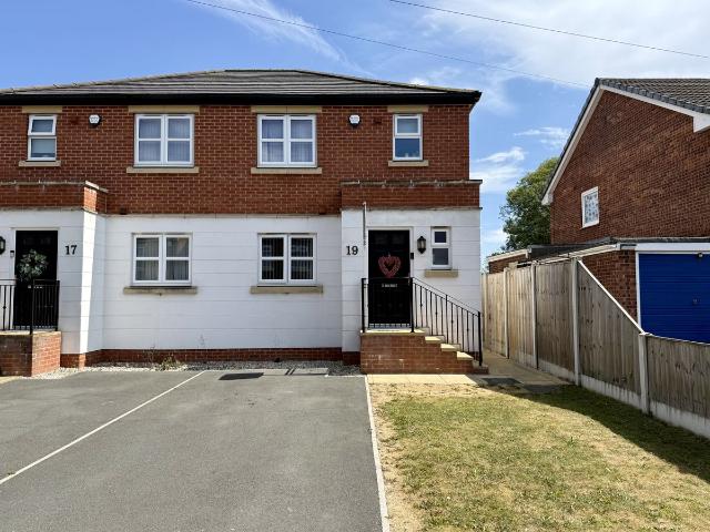 Lock Lane, Thorne, Doncaster DN8, 3 bed property to rent, £975 pcm | PrimeLocation