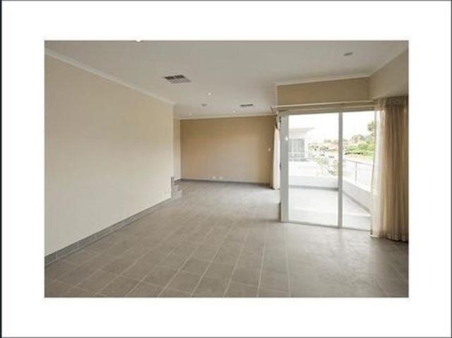 LOCK & LEAVE Beautiful 4 or 3 with an office bed, 2 Bath 3 WC, double lock up GARAGE, EASY CARE 3 storey Townhouse in central strategic near City CBD