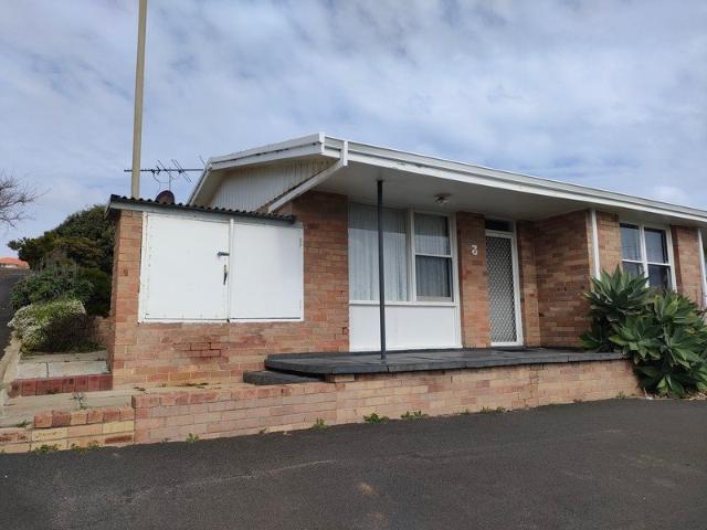 LOCK & LEAVE UNIT WITH OCEAN VIEWS