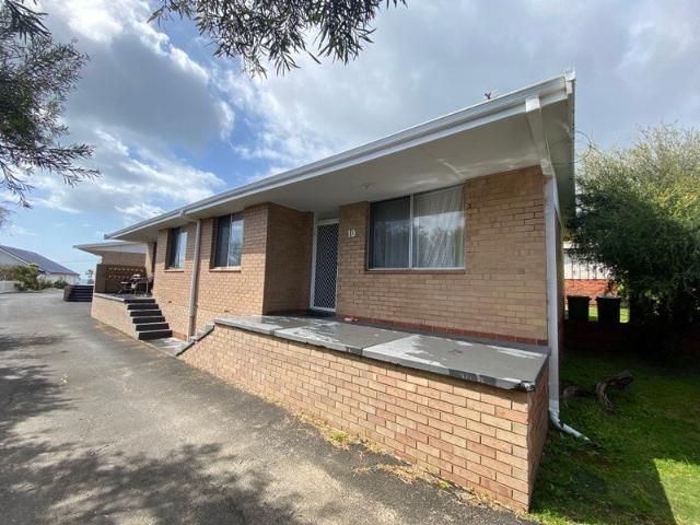 LOCK & LEAVE UNIT WITH OCEAN VIEWS