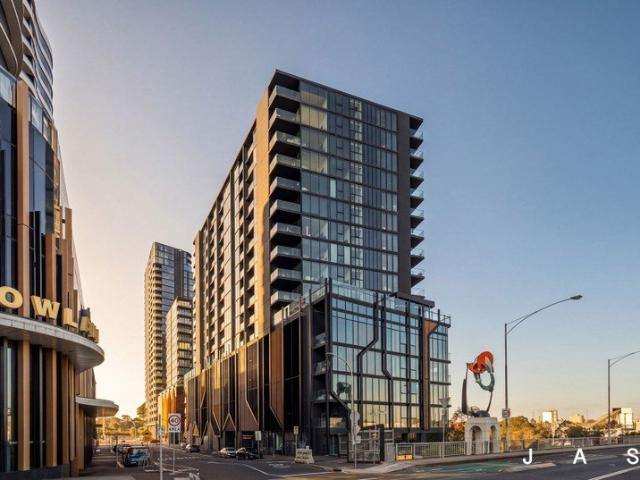 Lock Up and Leave Luxury by the Maribyrnong