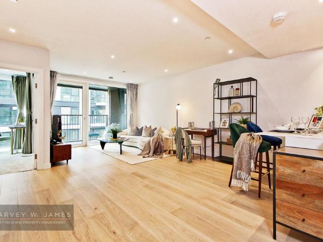 Lockgate Road, London, SW6 1 bed apartment to rent £2,800 pcm £646 pw