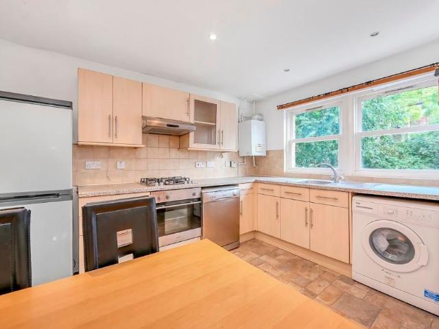 Lockesfield Place, Isle Of Dogs, Docklands, London E14, 4 bed terraced house to rent, £3,727 pcm | PrimeLocation