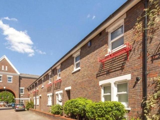 Lockesfield Place, London E14, 4 bed flat to rent, £3,076 pcm | PrimeLocation