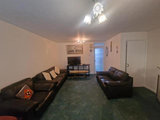 Locket Road, Harrow 4 bed terraced house to rent £2,401 pcm £554 pw