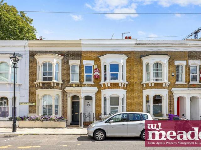 Lockhart Street, Bow, E3 4 bed terraced house to rent £4,000 pcm £923 pw