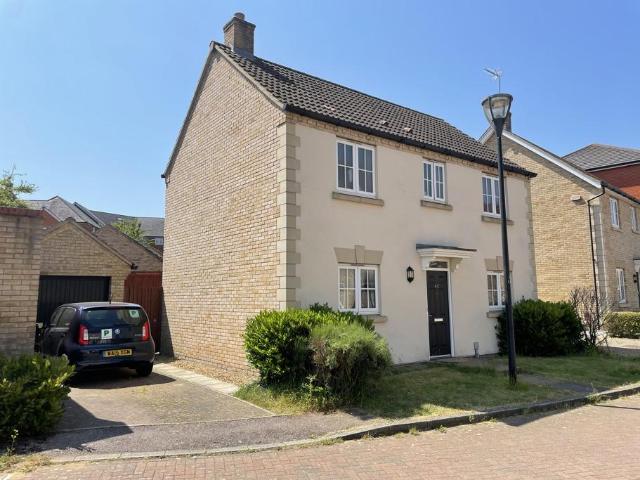 Lockwood Chase, Oxley Park 3 bed detached house to rent £1,650 pcm £381 pw