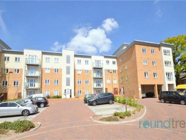 Lockwood Court, Todd Close. 2 bed flat to rent £1,750 pcm £404 pw