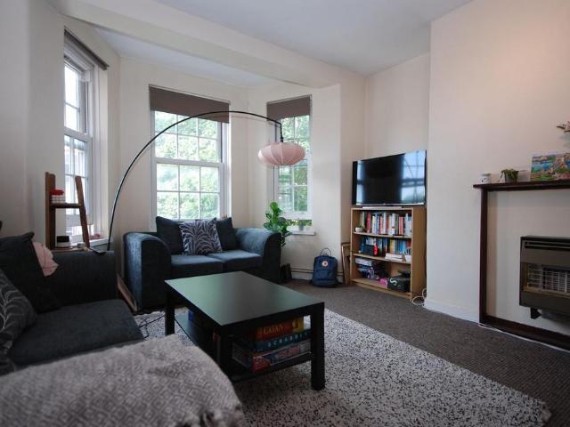 Lockwood House, Oval SE11 3 bed apartment to rent £3,000 pcm £692 pw