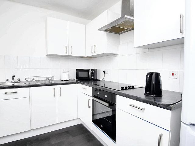 Lockyer Road, Flat 4, Plymouth PL3, 3 bed flat to rent, £615 pcm | PrimeLocation