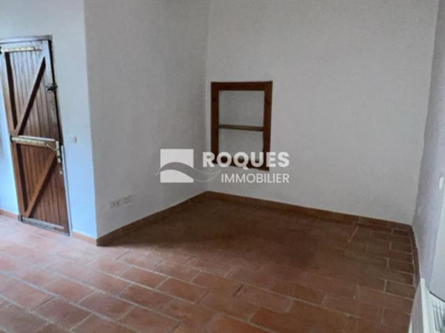 Lodeve centre, appartement T2, 40 m2, 1er étage