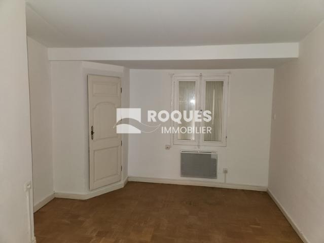 Lodève centre dans superbe immeuble, appartement de type 3