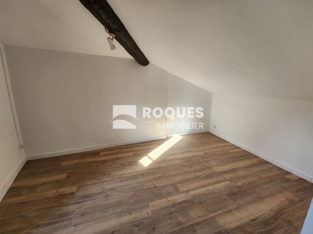 Lodève, appartement au 3ème étage de type studio