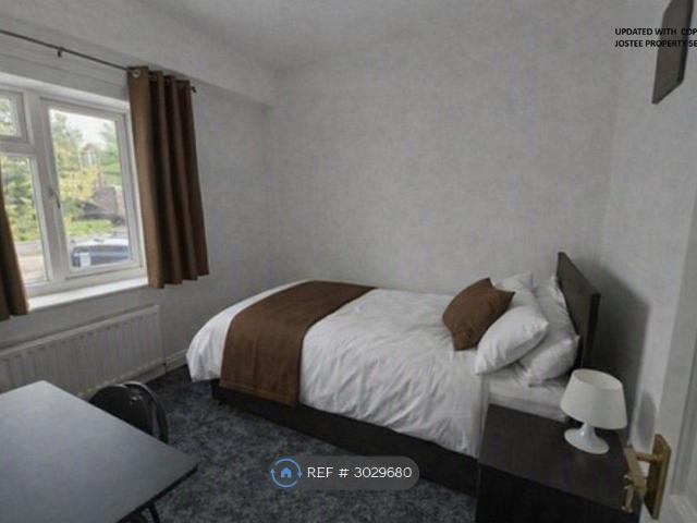 Lodge Ave, Dagenham RM8, Room to rent, £950 pcm | PrimeLocation