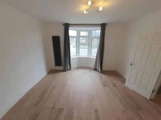 Lodge Avenue
