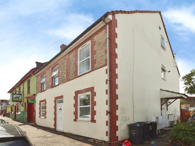 Lodge Causeway, Bristol BS16, 2 bed flat to rent, £1,250 pcm | PrimeLocation