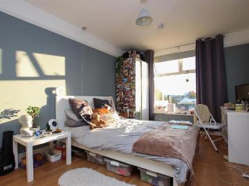 Lodge Causeway, Bristol BS16 4 bed house to rent £1,799 pcm £415 pw