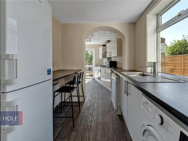 Lodge Causeway, Bristol BS16 6 bed end of terrace house to rent £3,300 pcm £762 pw